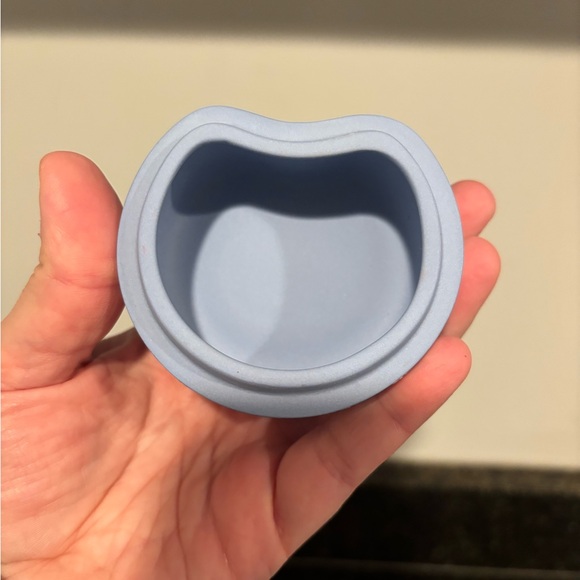 Small Lidded Blue Jasperware Trinket Dish - Picture 8 of 9